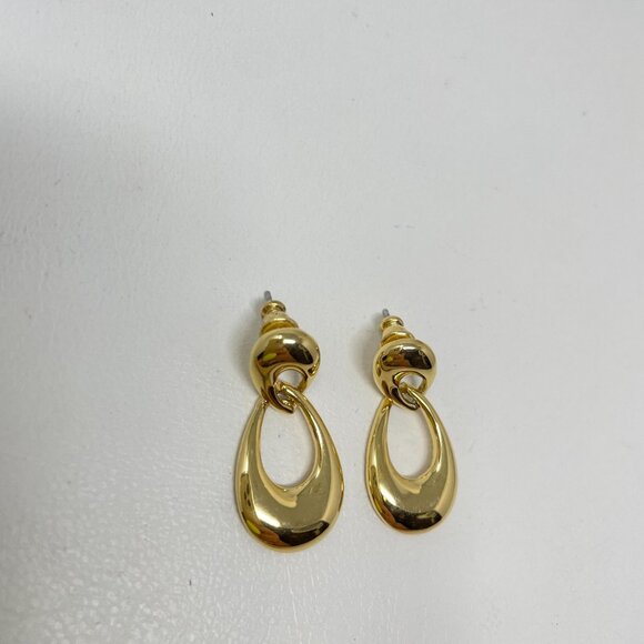 Vintage Trifari Gold Tone Drop Earrings Post Back Teardrop - Picture 4 of 7